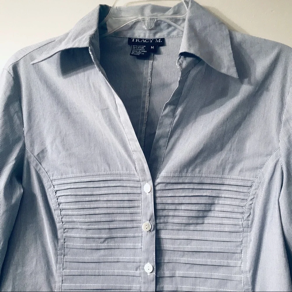 Tracy M Blue/White Pleated Cuff Sleeve Button Down - Picture 2 of 6